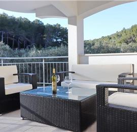 6 Bedroom Beachfront Villa with Heated Pool near Vela Luka on Korcula Island, Sleep 12